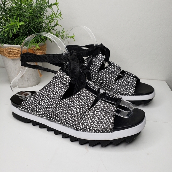 Circus by Sam Edelman Riley Snake Embossed Black & White Summer Sandels sz 7M - Picture 2 of 12